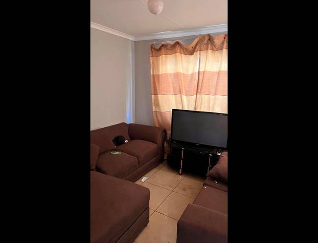 2 BEDROOM PROPERTY TO RENT IN LOTUS GARDENS